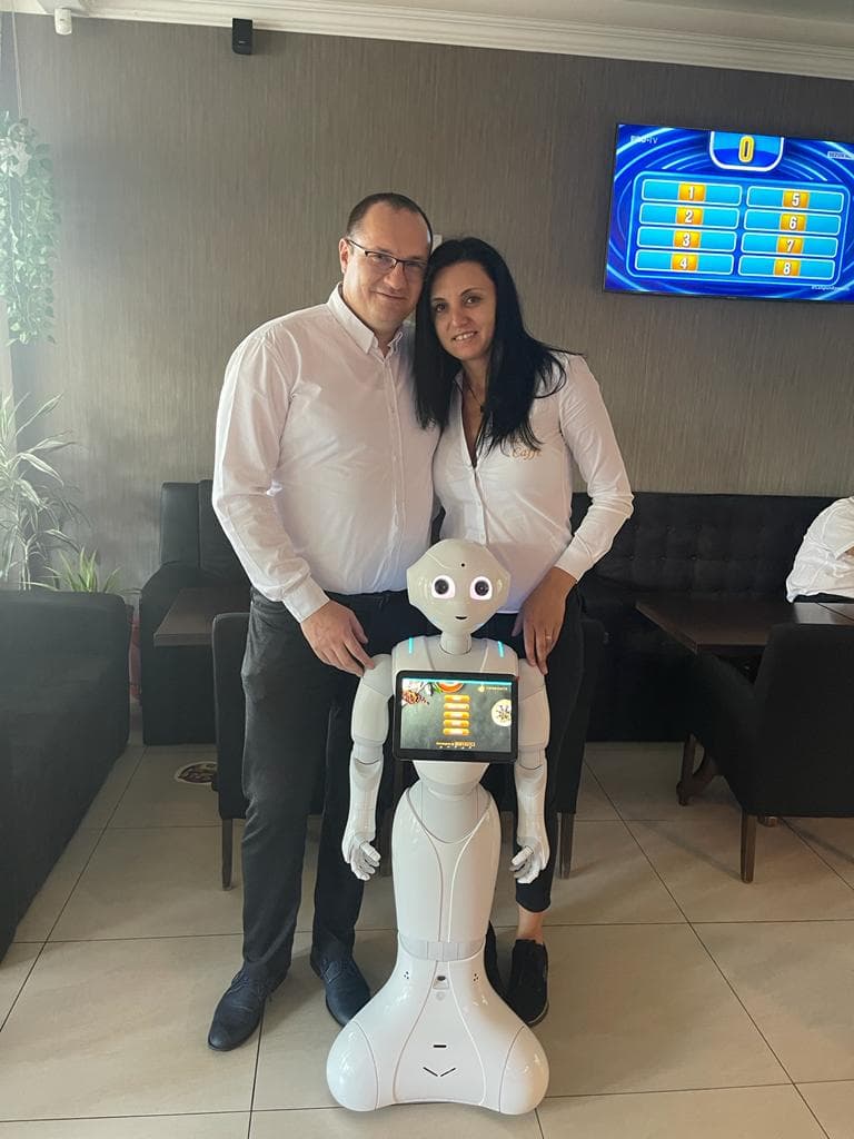 |NICKS CAFFE SATU MARE PEPPER ROBOT|